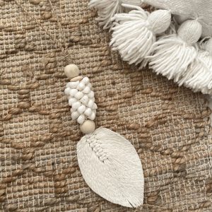 embrase de porte coquillage et plume bali