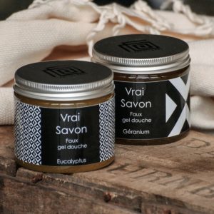 SAVON NOIR