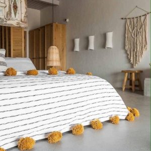 COUVERTURE POMPONS NOIR BLANC  AVEC COUSSINS