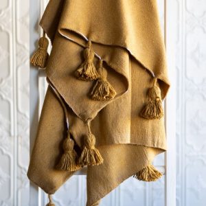 COUVERTURE POMPONS JAUNE ET COUSSINS