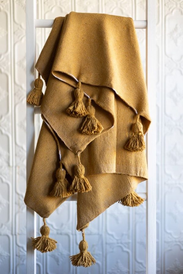 COUVERTURE POMPONS JAUNE ET COUSSINS